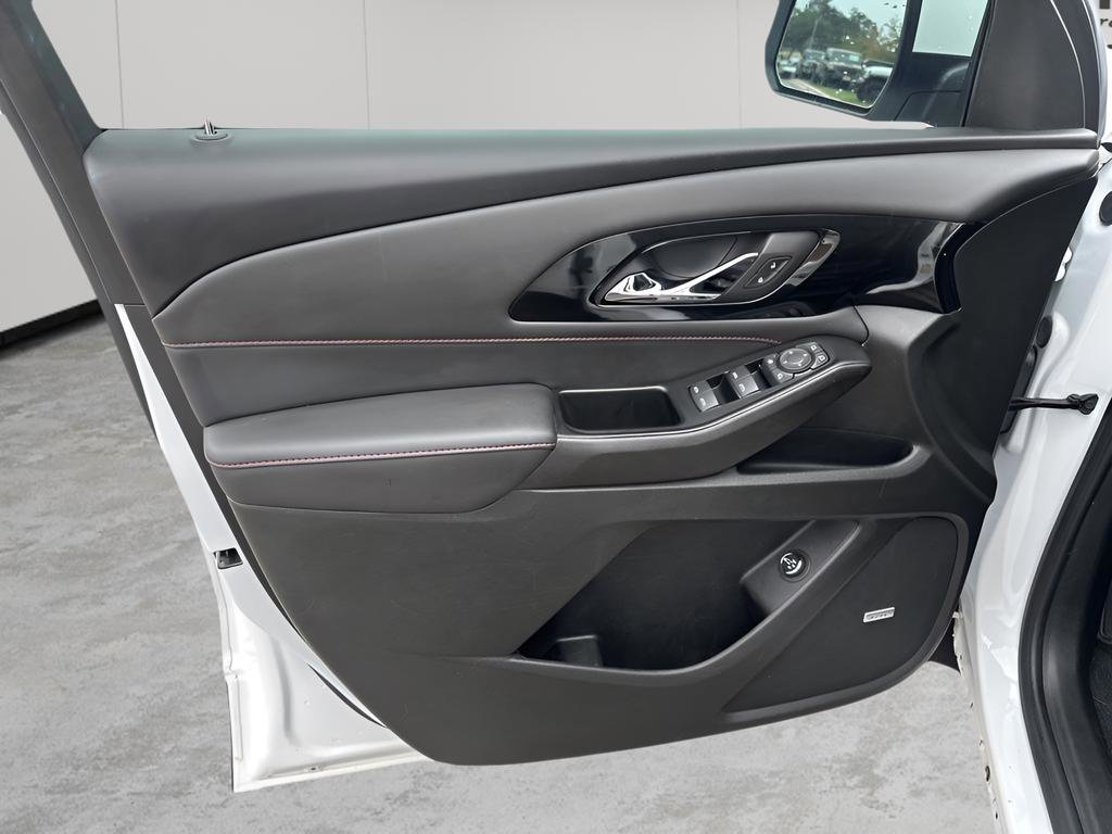 Used 2023 Chevrolet Traverse RS image 22