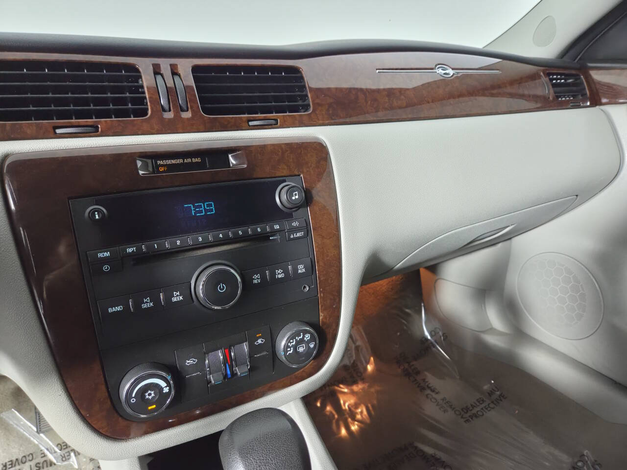 Used 2011 Chevrolet Impala LT FWD image 23