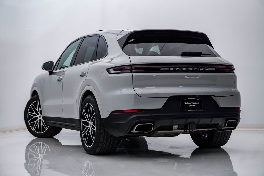 Certified 2025 Porsche Cayenne AWD/4WD image 3