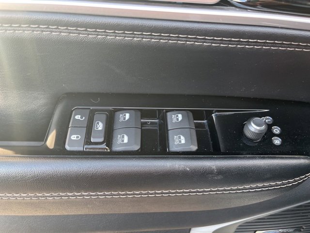 Used 2024 Jeep Wagoneer L Series II w/ Flexible Seating Group image 17