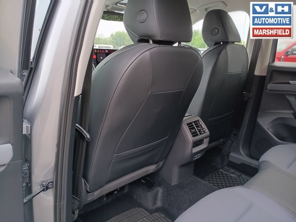 Used 2026 Volkswagen Tiguan SE AWD/4WD image 22