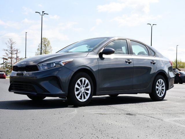 Used 2024 Kia Forte LX image 3