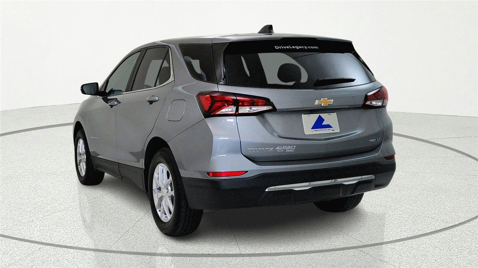 Used 2024 Chevrolet Equinox LT AWD/4WD image 3