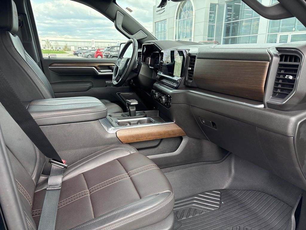 Used 2025 Chevrolet Silverado 1500 High Country w/ Midnight Edition image 14