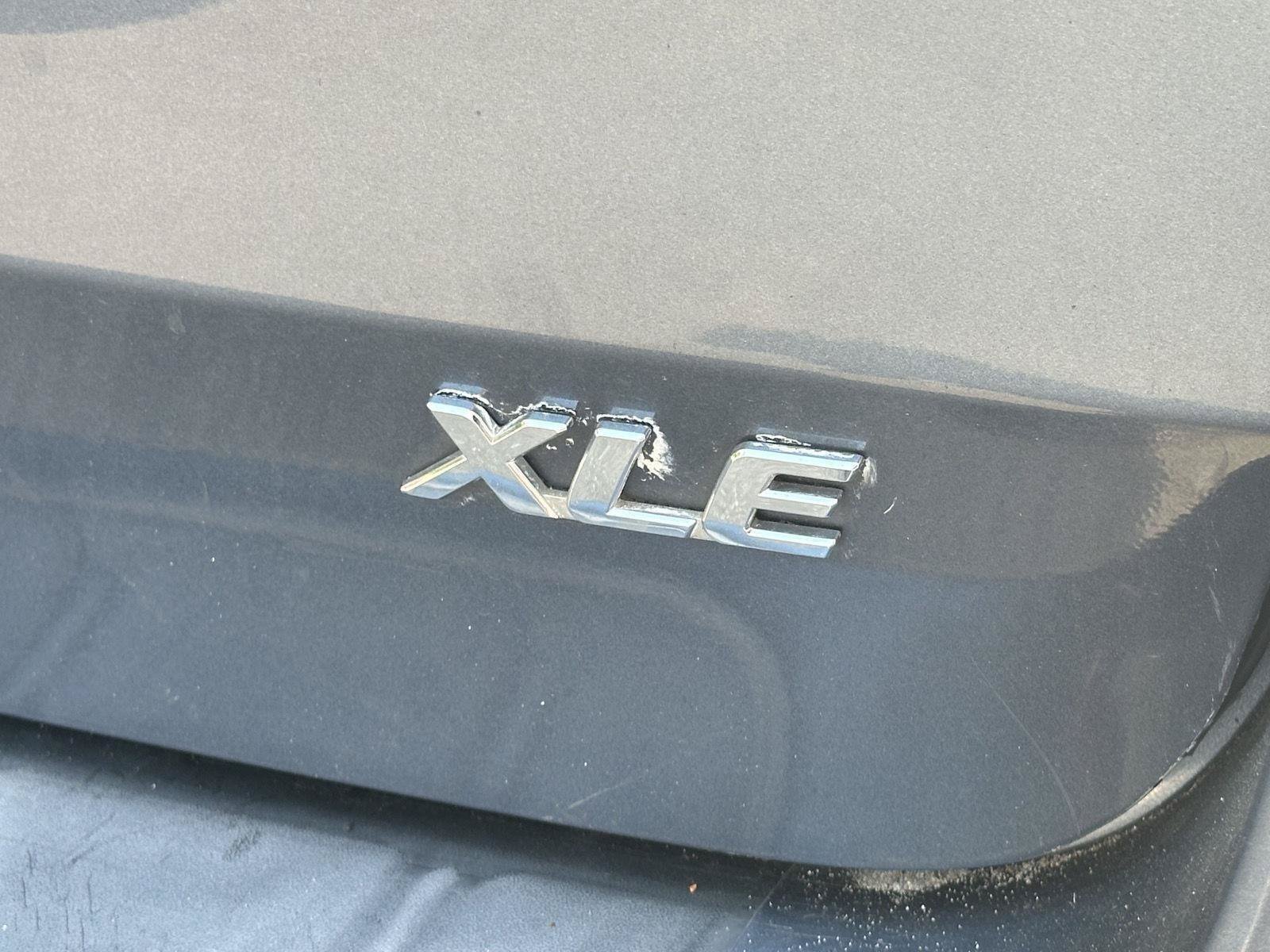 Used 2015 Toyota Sienna XLE Premium FWD image 10