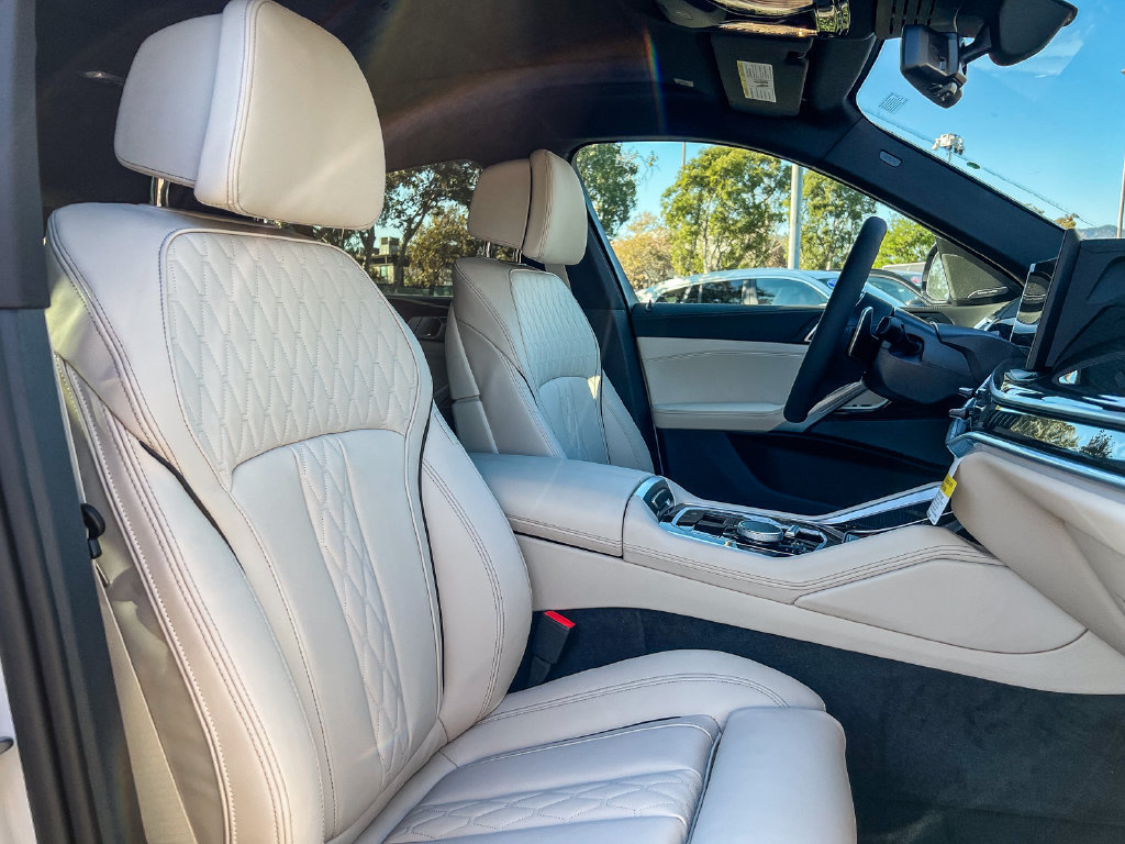 New 2027 BMW X6 xDrive40i w/ Premium Package AWD/4WD image 16