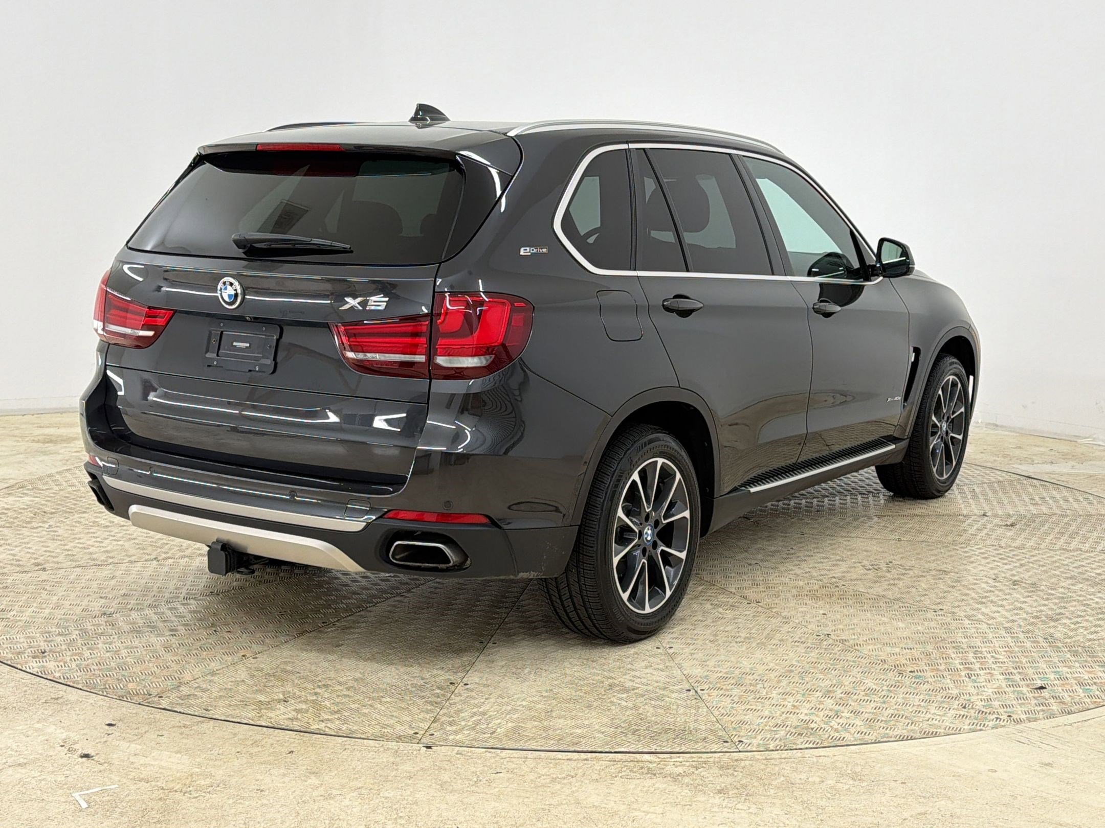 Used 2017 BMW X5 xDrive40e image 8