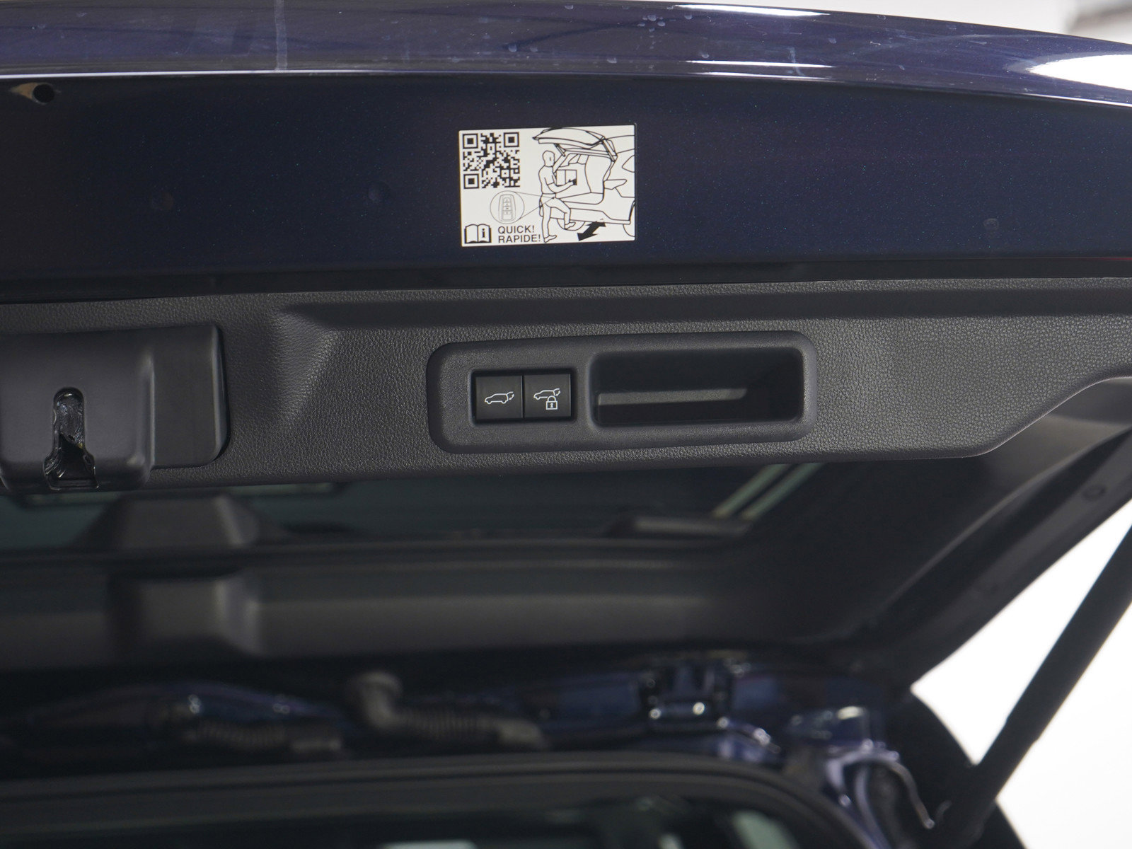 Used 2025 Toyota Sequoia Platinum AWD/4WD image 19