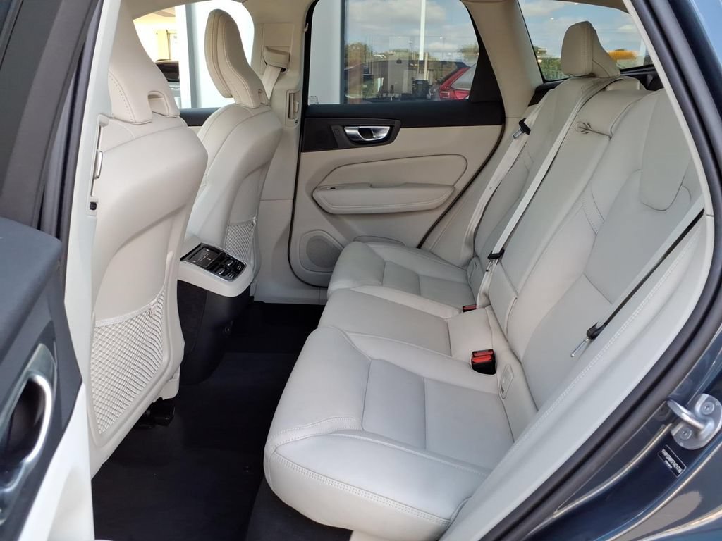 Certified 2026 Volvo XC60 B5 Ultra AWD/4WD image 8