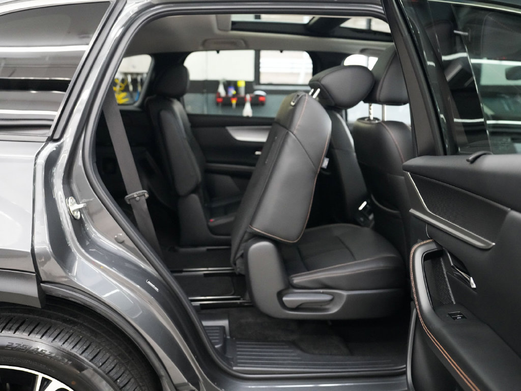 Used 2024 MAZDA CX-90 Plug-In Hybrid w/ Premium Pkg AWD/4WD image 36