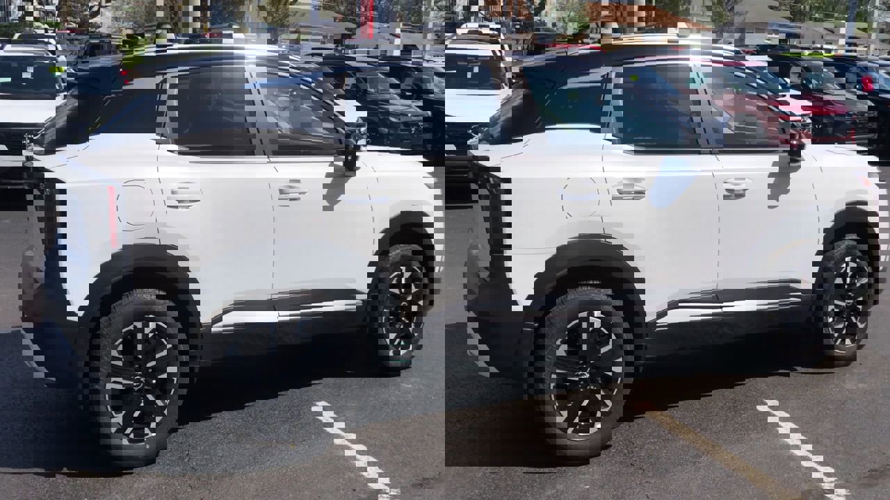 New 2026 Nissan Kicks SV w/ SV Premium Package image 7