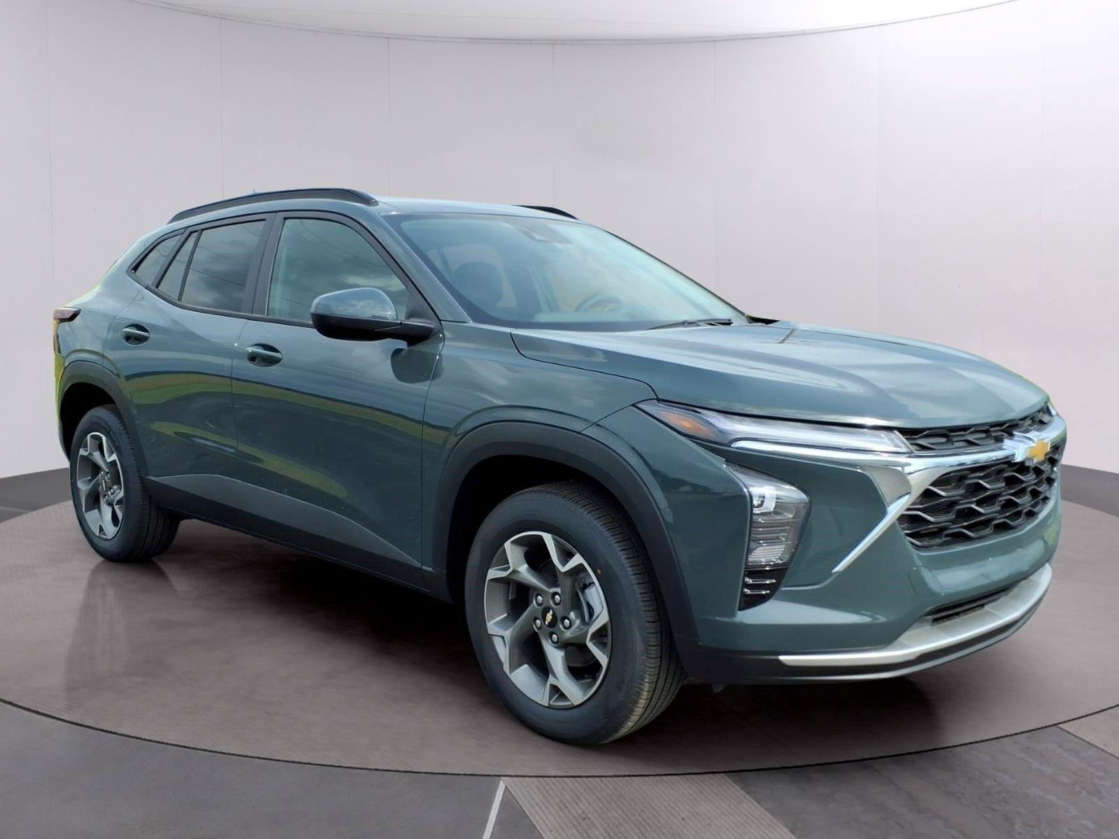 New 2026 Chevrolet Trax LT w/ LT Convenience Package FWD image 7