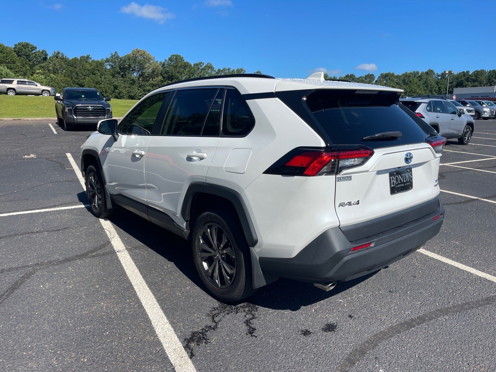Used 2024 Toyota RAV4 XLE Premium w/ Weather Package AWD/4WD image 14