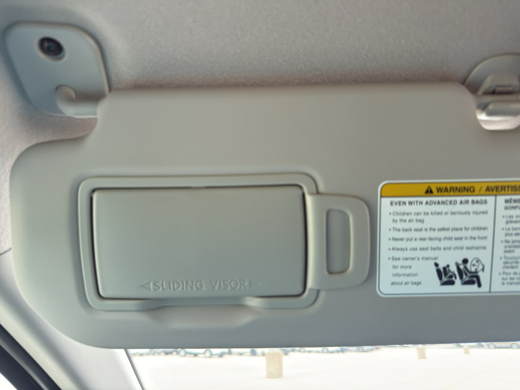 Certified 2025 Nissan Kicks SR AWD/4WD image 24
