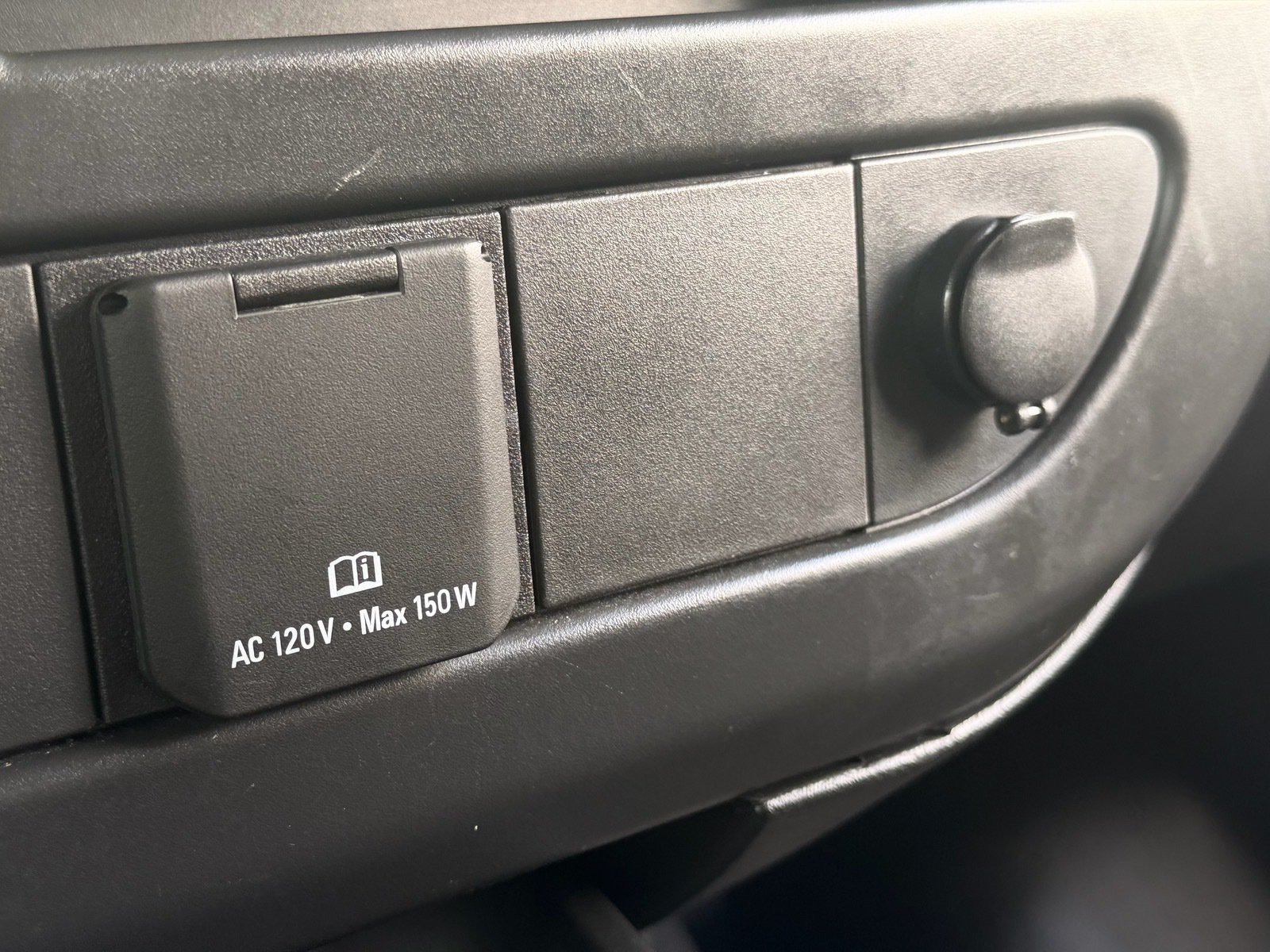 Used 2025 Chevrolet Express 2500 w/ Driver Convenience Package RWD image 23