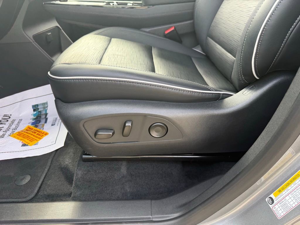 Used 2025 Buick Enclave Sport Touring image 31