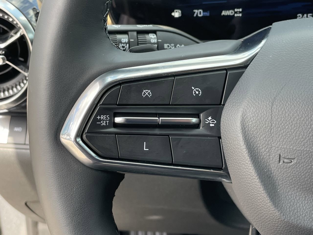 Used 2025 Chevrolet Equinox ACTIV w/ Convenience Package III AWD/4WD image 27