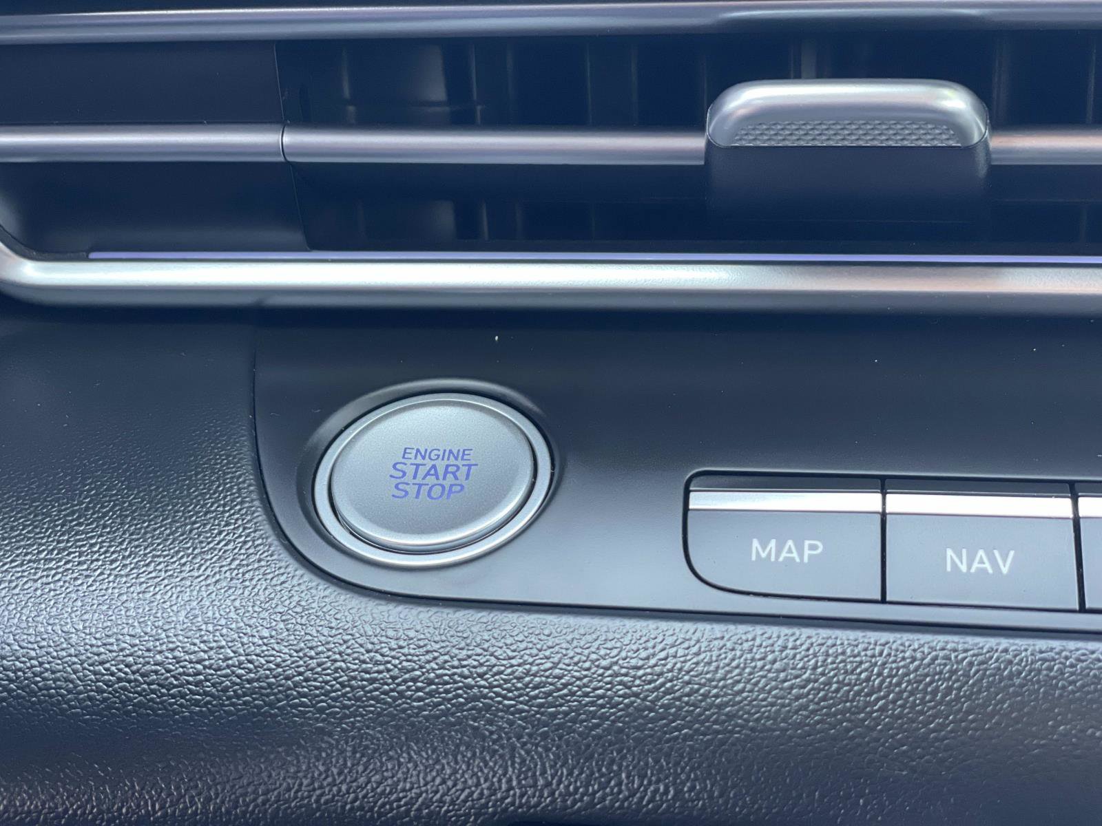 Certified 2024 Hyundai Elantra SEL w/ Convenience Package image 16