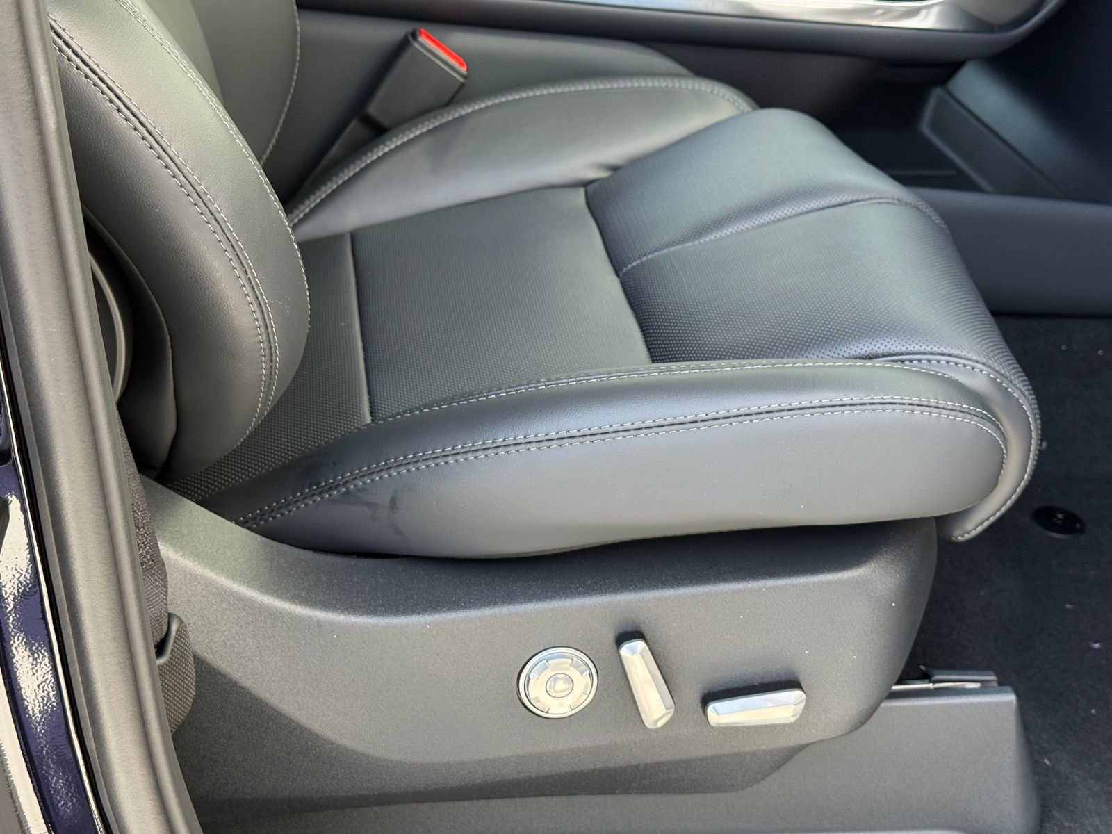 New 2026 Lincoln Navigator Premiere image 11