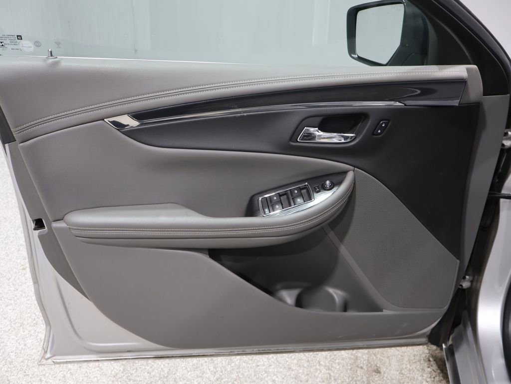 Used 2019 Chevrolet Impala LT image 13