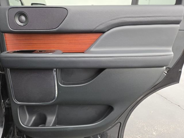 Used 2024 Lincoln Navigator Premiere image 32