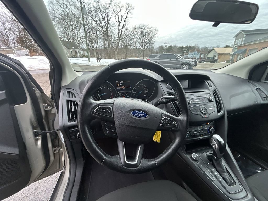 Used 2016 Ford Focus SE w/ SE Cold Weather Package image 14