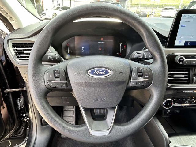 Used 2025 Ford Escape Active AWD/4WD image 21