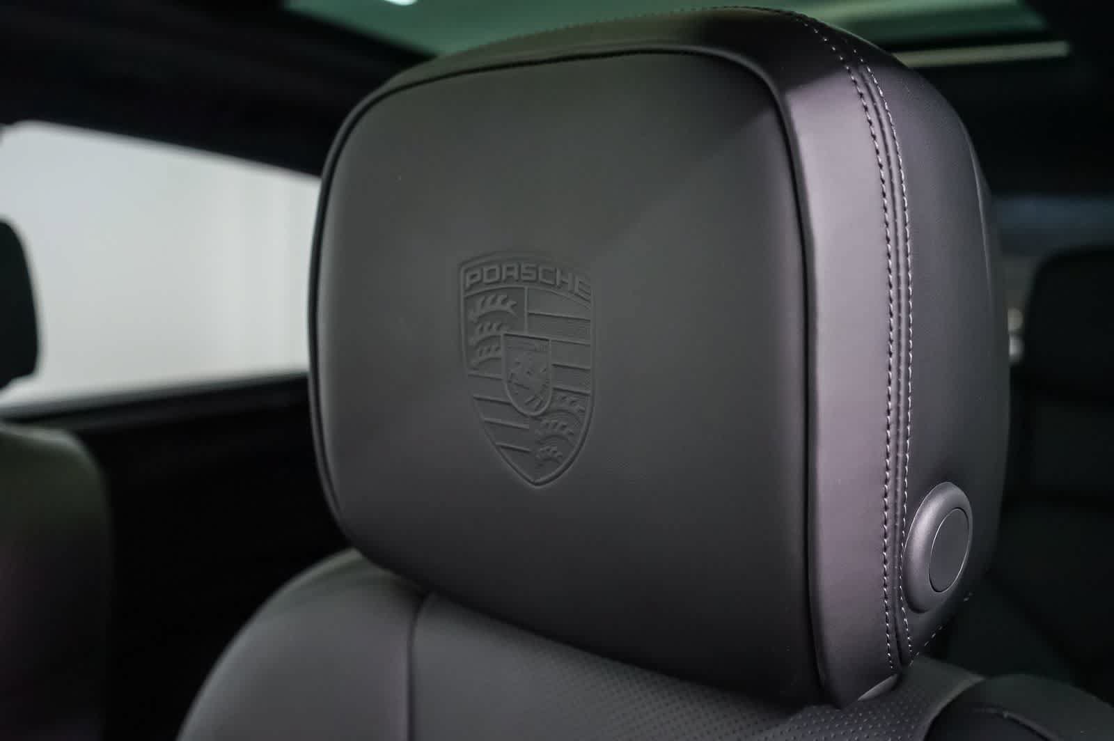 Certified 2026 Porsche Macan Turbo AWD/4WD image 31