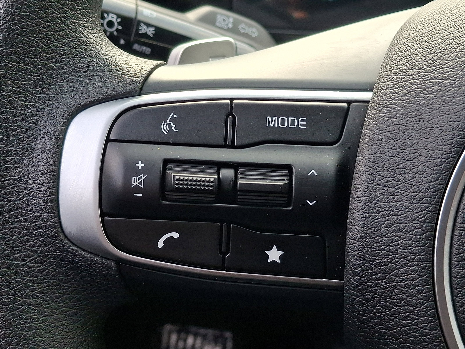 Used 2025 Kia Sportage LX image 20