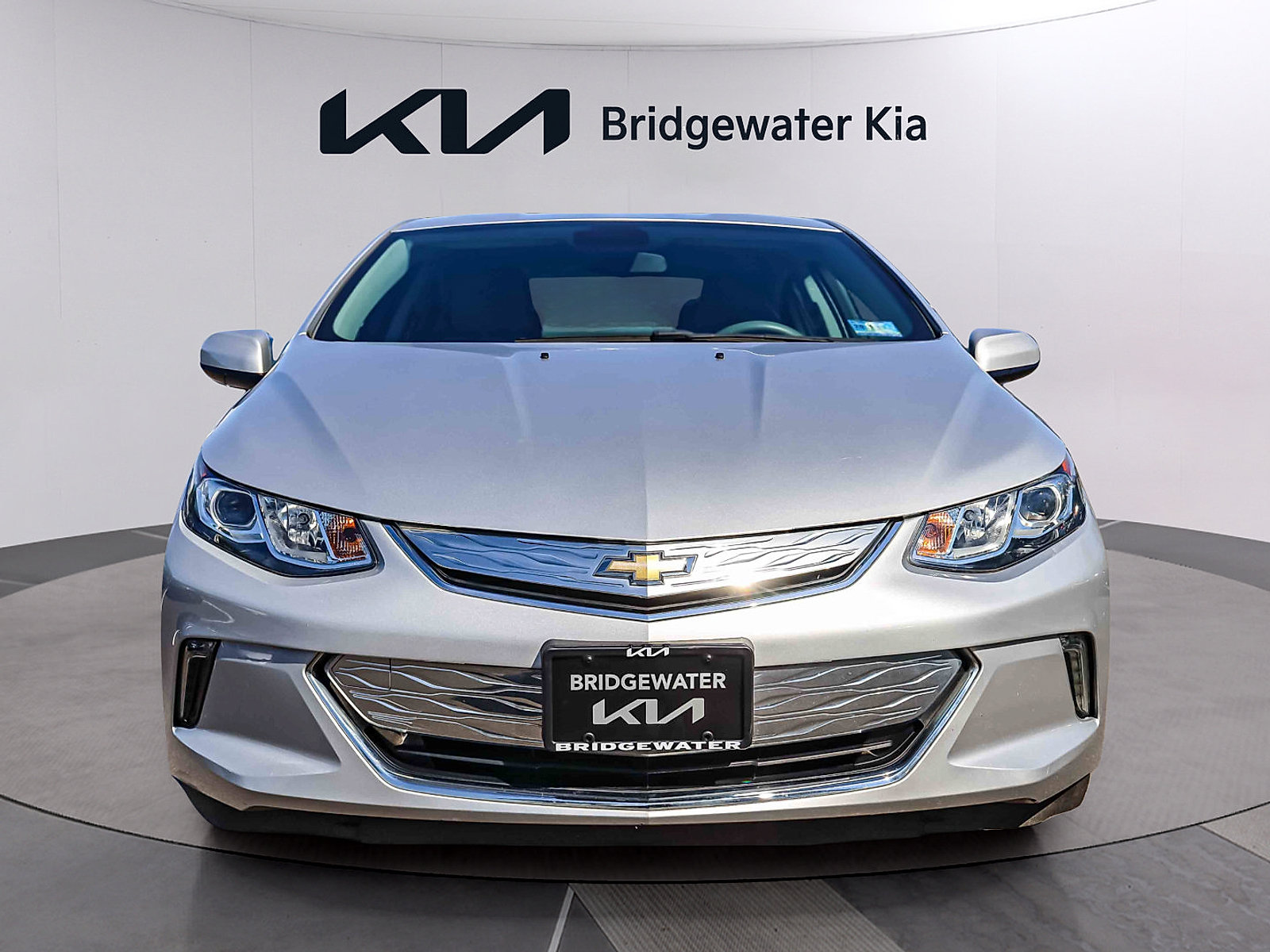 Used 2017 Chevrolet Volt LT w/ Comfort Package FWD image 2