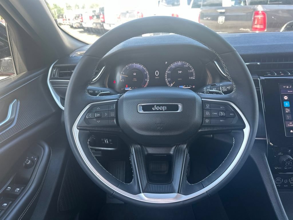 Used 2023 Jeep Grand Cherokee Altitude AWD/4WD image 21