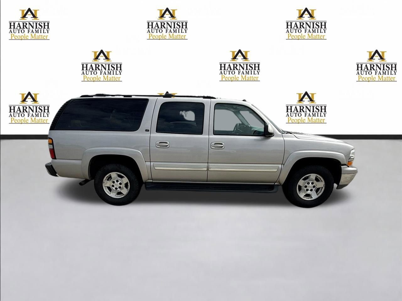 Used 2004 Chevrolet Suburban LT w/ Preferred Equipment Group image 2
