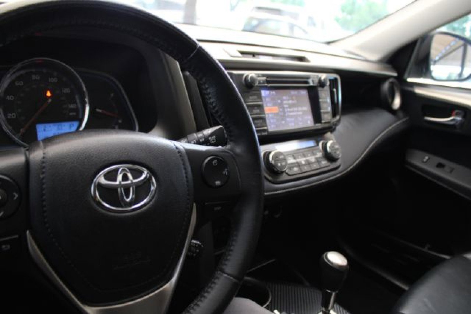 Used 2013 Toyota RAV4 Limited image 21
