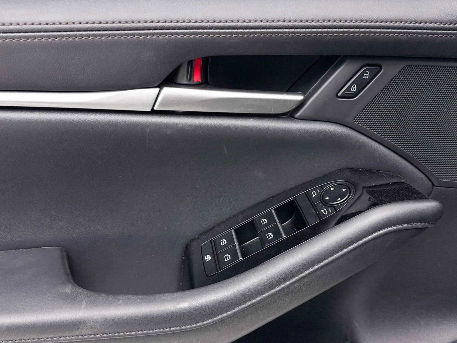 Certified 2025 MAZDA MAZDA3 s Sport image 26