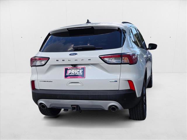 Used 2020 Ford Escape Titanium image 4