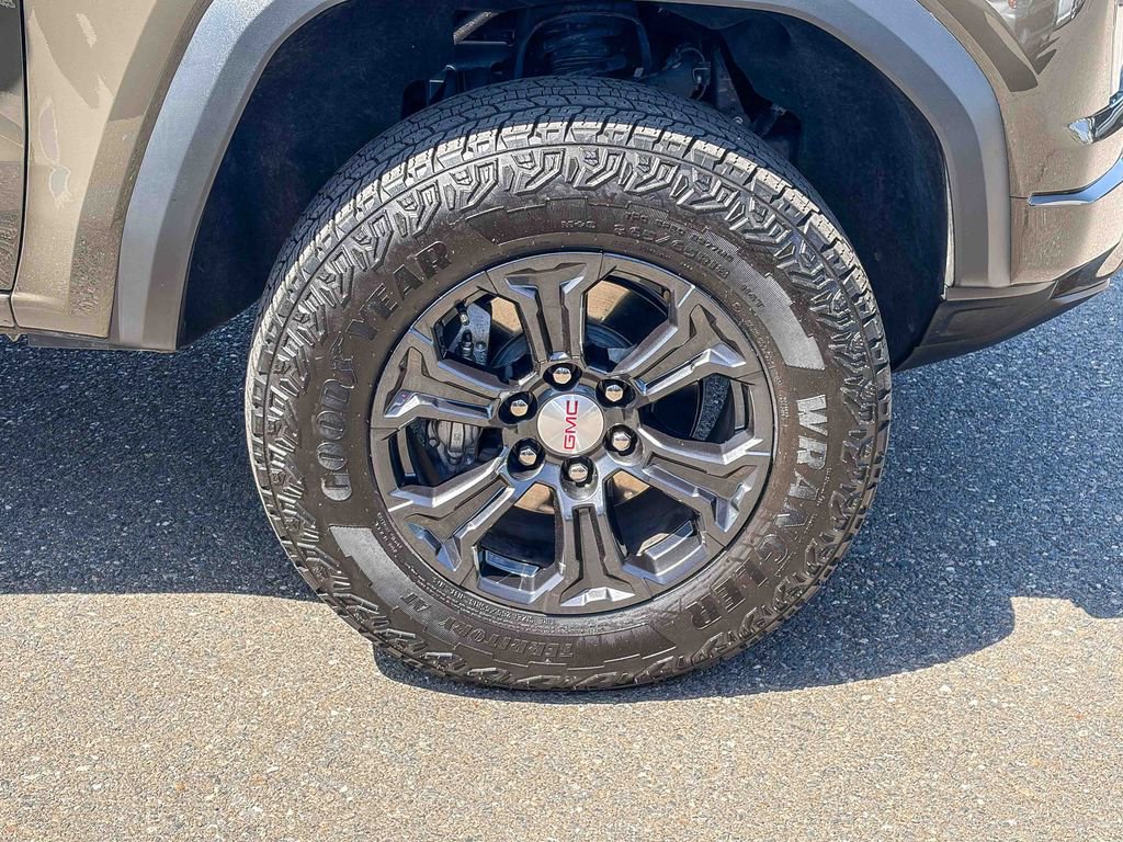 Used 2024 GMC Canyon Elevation w/ Elevation Premium Package image 13