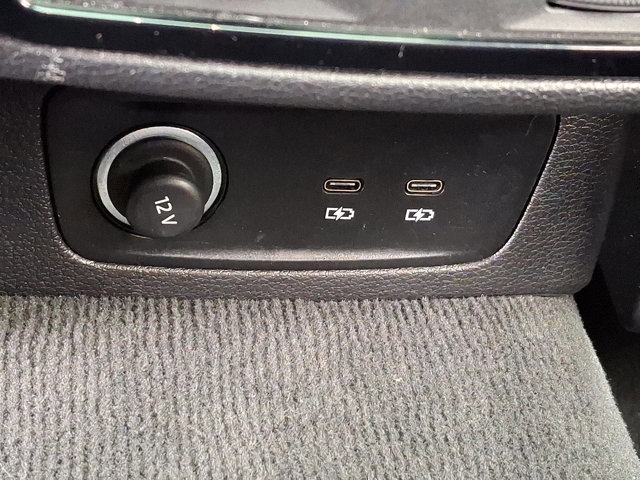 Used 2025 Audi Q3 2.0T Premium image 11