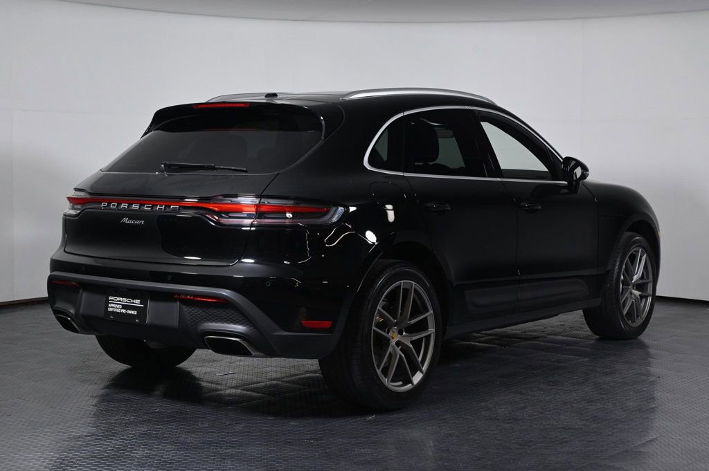 Certified 2024 Porsche Macan image 7