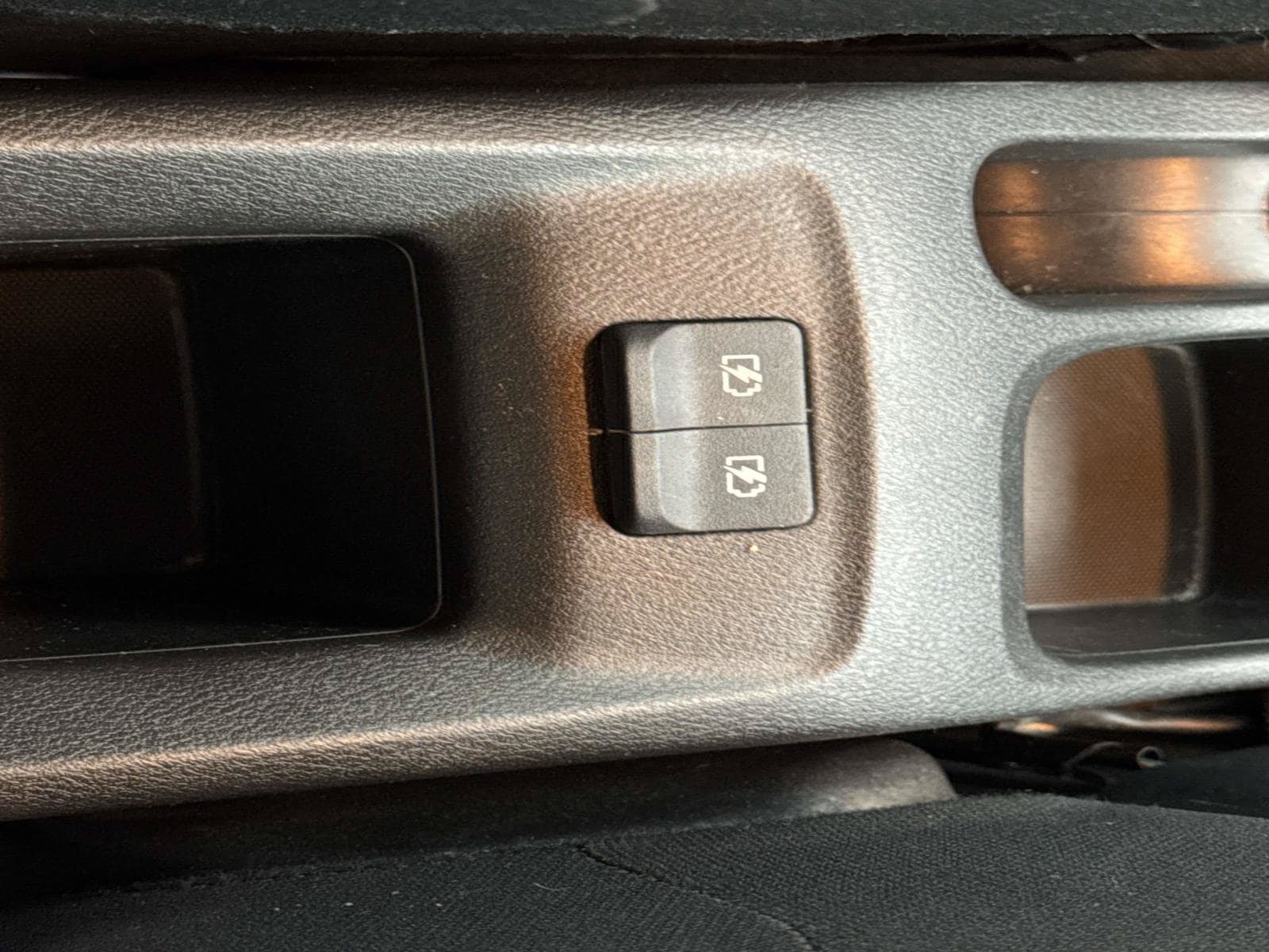 Used 2025 Nissan Versa S w/ Trunk Package FWD image 18