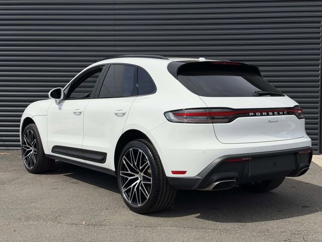 Used 2025 Porsche Macan image 3