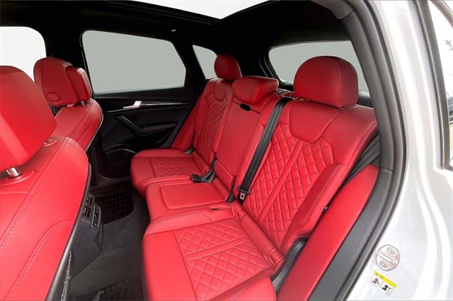Used 2024 Audi SQ5 Prestige w/ Prestige Package image 28
