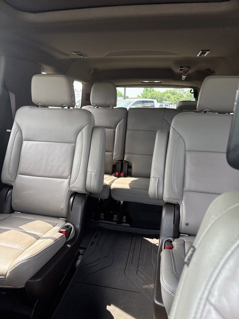 Used 2021 Chevrolet Suburban LT w/ LT Signature Package image 21