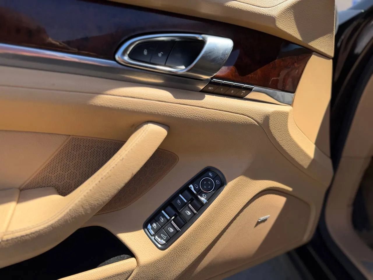 Used 2014 Porsche Panamera image 44