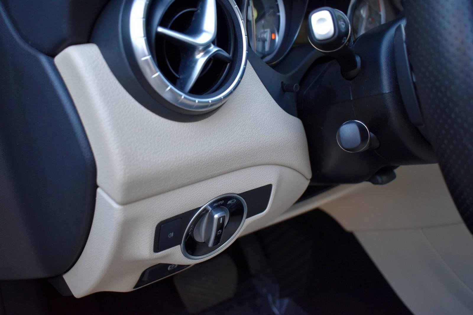 Used 2015 Mercedes-Benz CLA 250 image 29