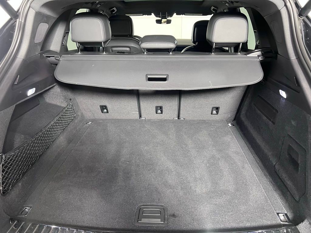 Certified 2023 Porsche Cayenne Platinum Edition image 17