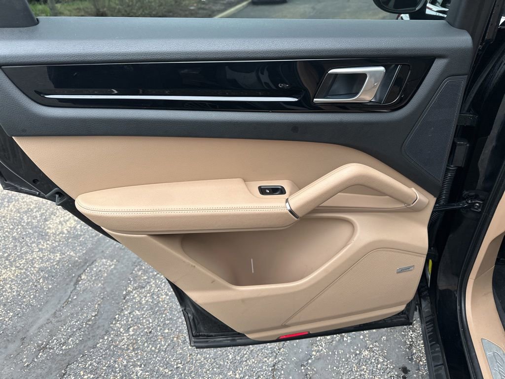 Used 2020 Porsche Cayenne image 37