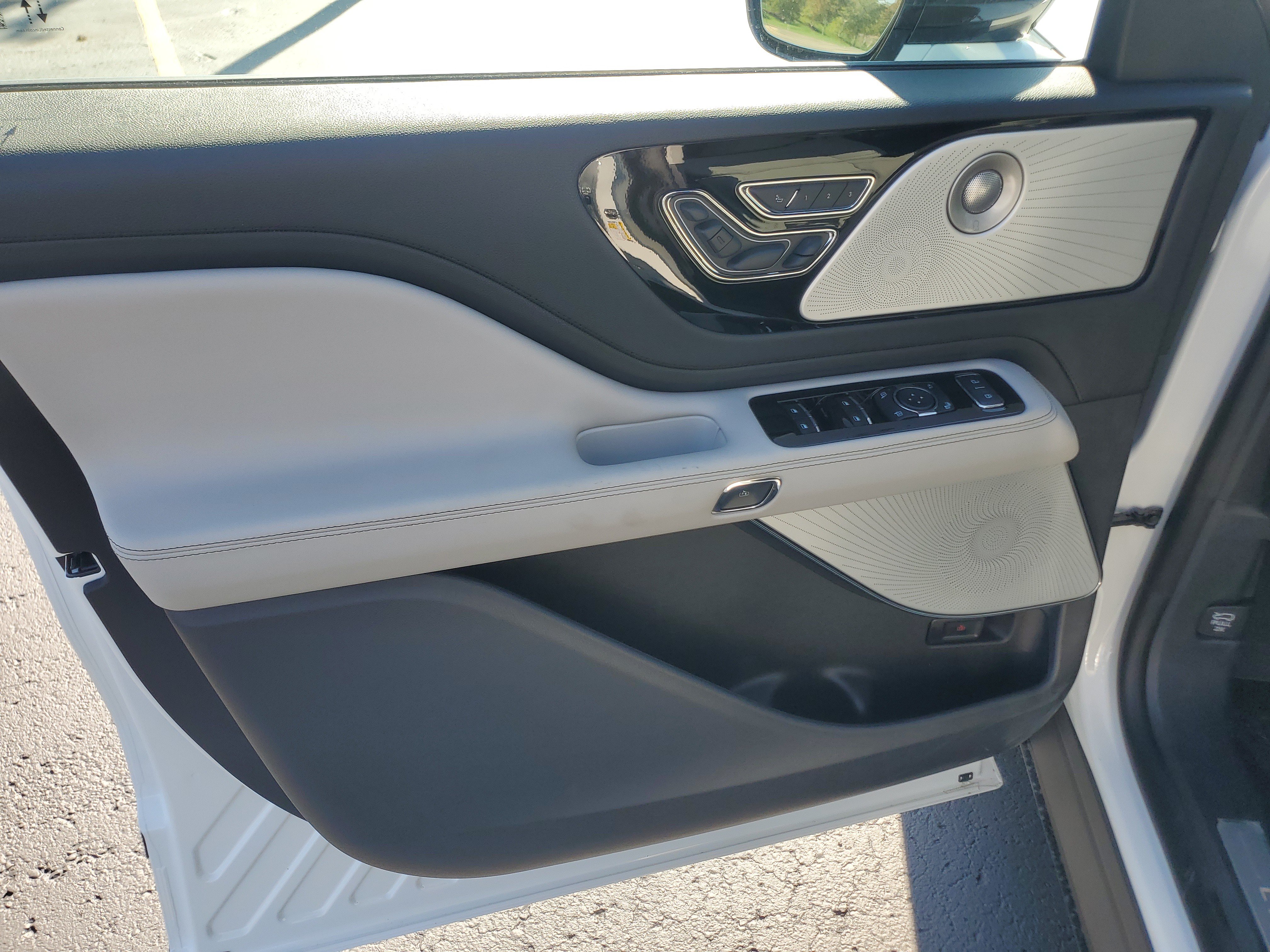 New 2027 Lincoln Aviator Reserve AWD/4WD image 8