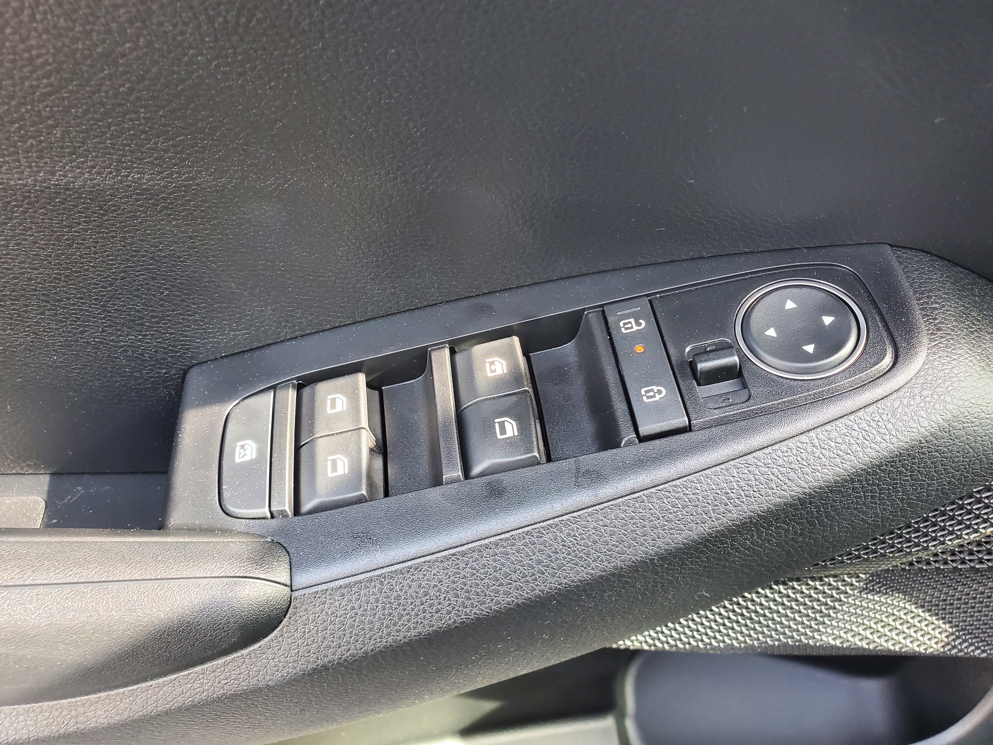 New 2026 Kia Seltos LX FWD image 21