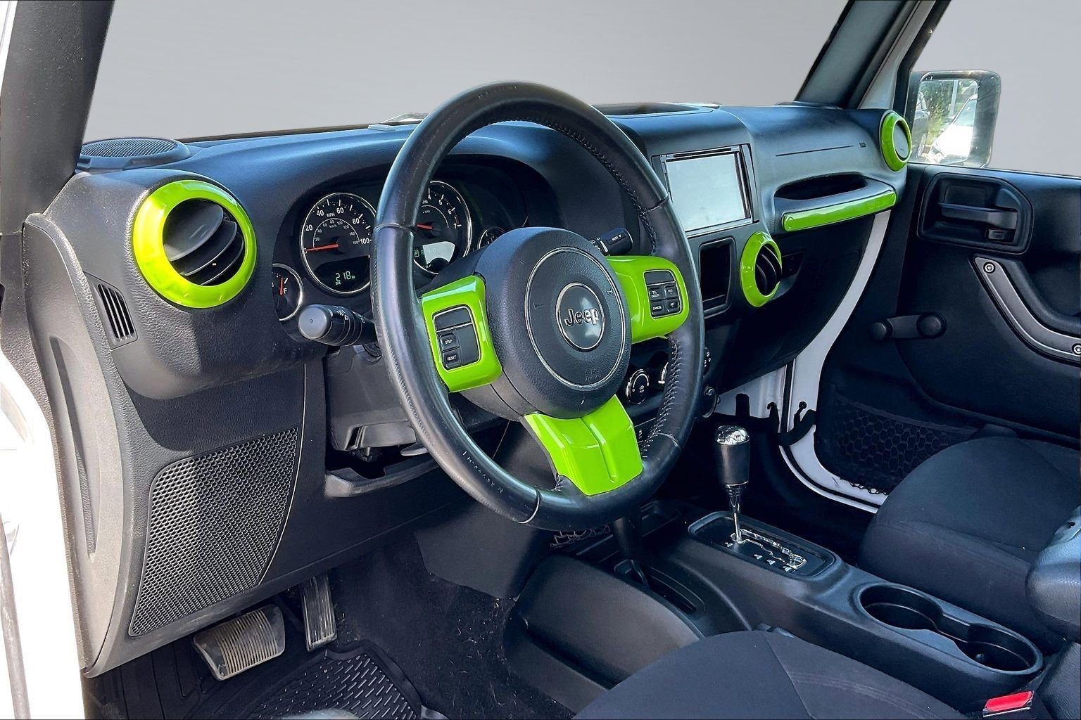 Used 2018 Jeep Wrangler Sport AWD/4WD image 8