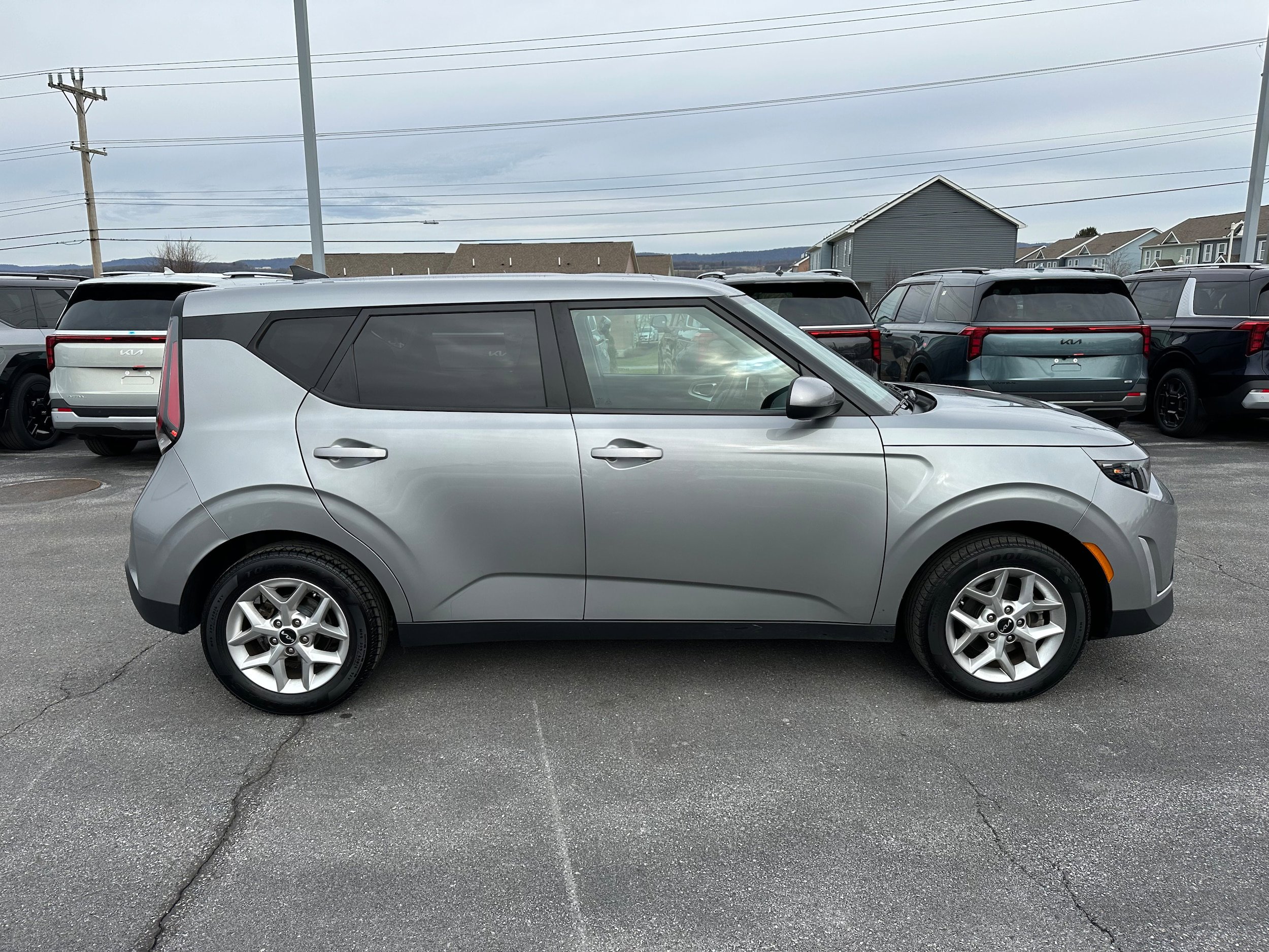 Used 2023 Kia Soul LX w/ LX Technology Package image 4
